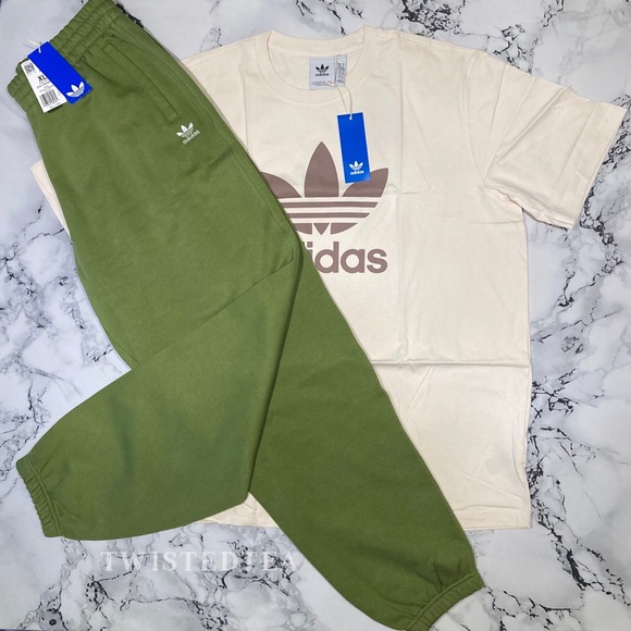 NWT 2 PC Adidas originals tahirt and Joggers XL matching set bundled outfit - Picture 5 of 5